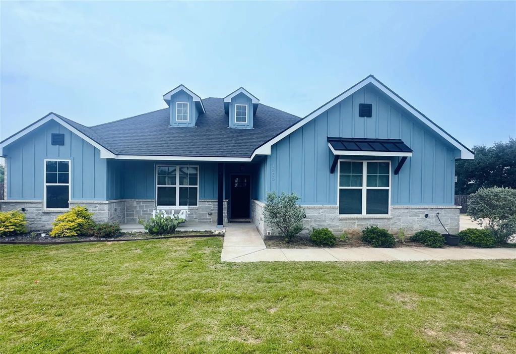 1535 Bent Creek Drive, Cleburne