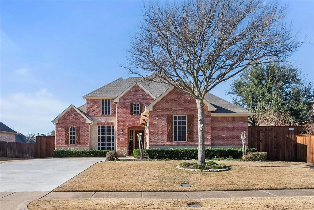 1819 Lakes Edge Boulevard, Mansfield