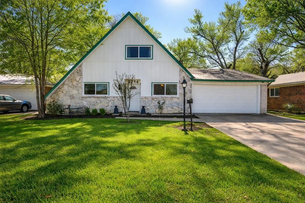 2214 W 11th Street, Irving