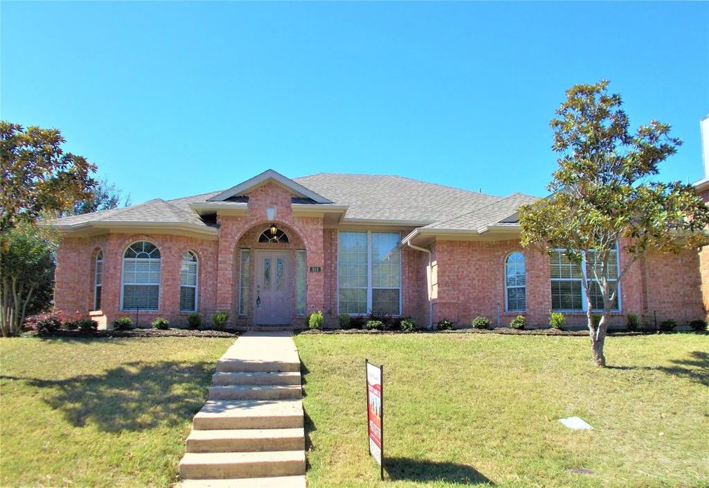 914 Heritage Parkway S, Allen