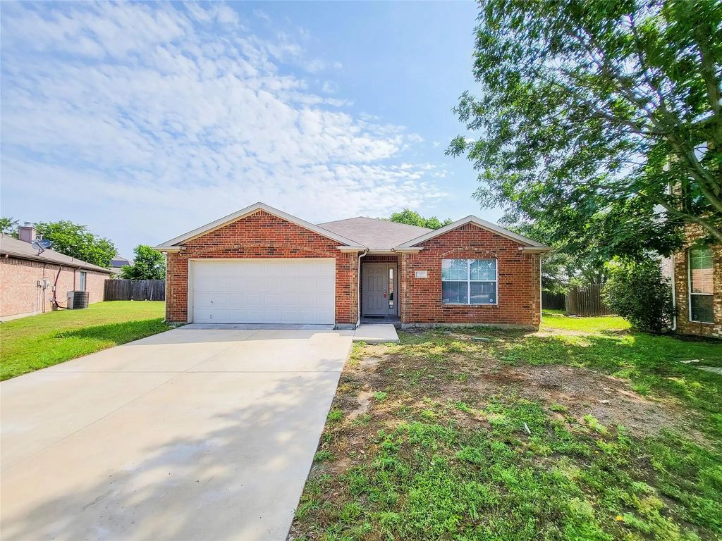 8401 Asheville Lane, Fort Worth
