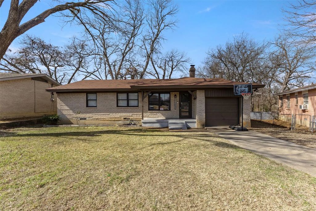 1206 Hillside Drive, Grand Prairie