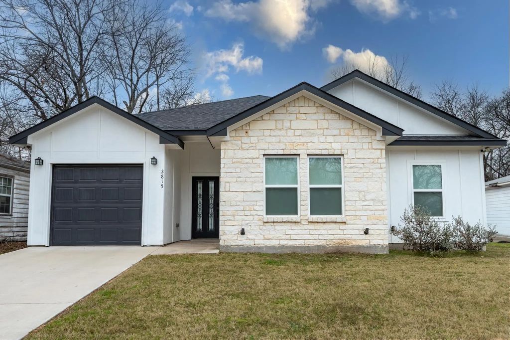 2815 E Overton Road, Dallas