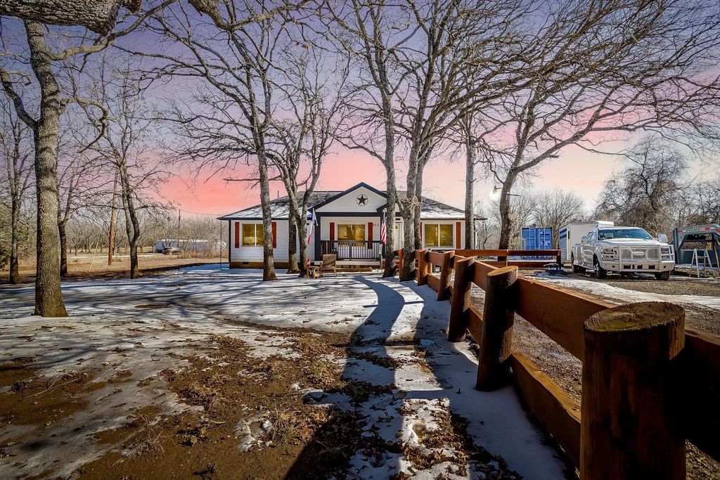 3732 County Road 1100, Grandview