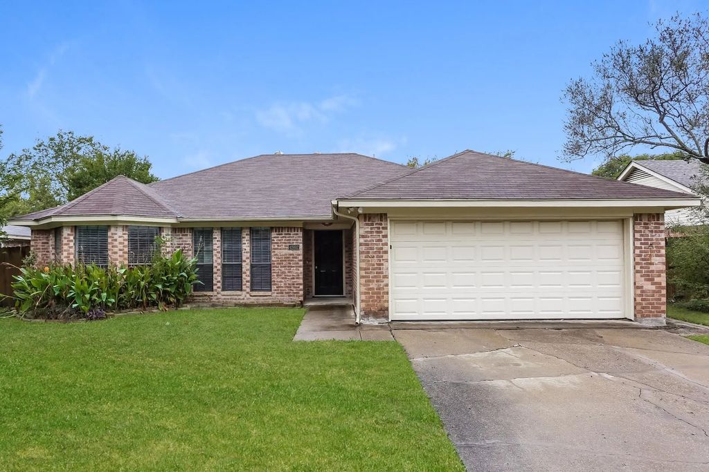 4902 Waxwing Drive, Arlington
