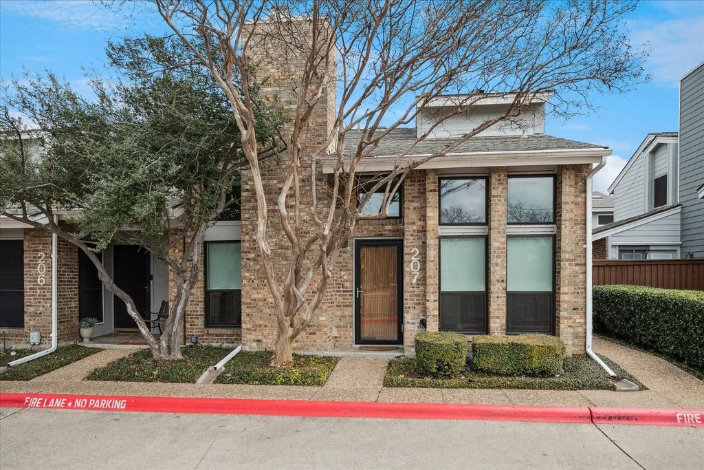 17490 Meandering Way 207, Dallas