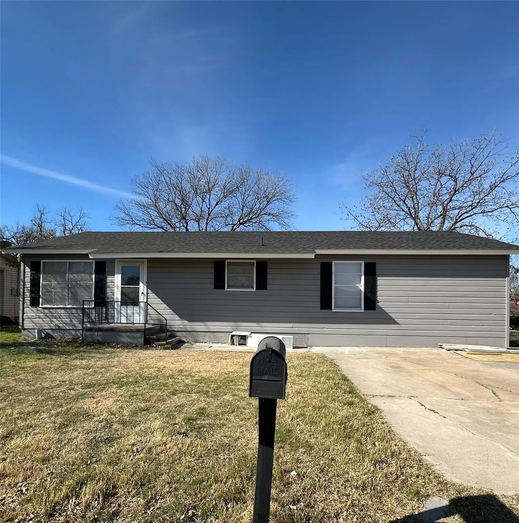 1309 N Mary Street, Comanche