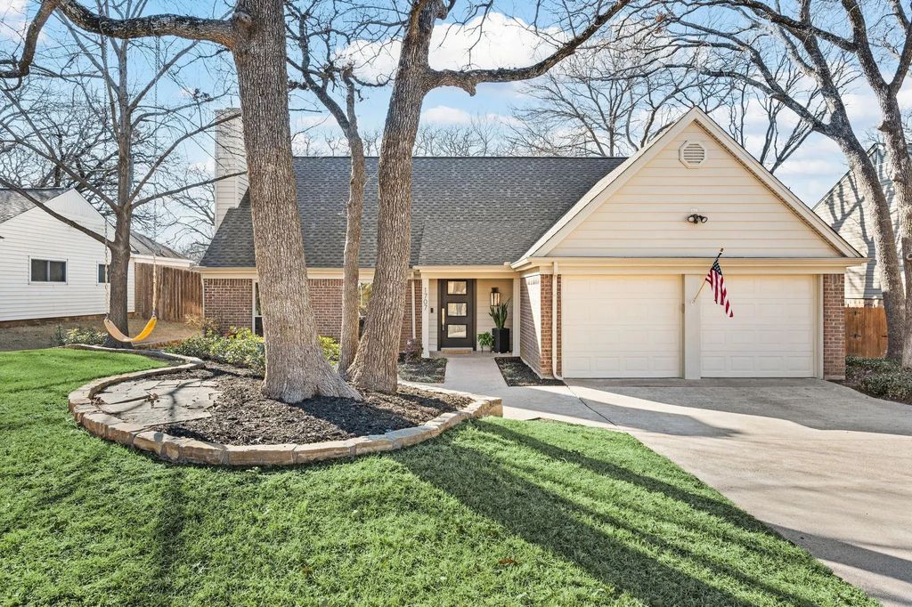 1707 Acorn Drive, Euless