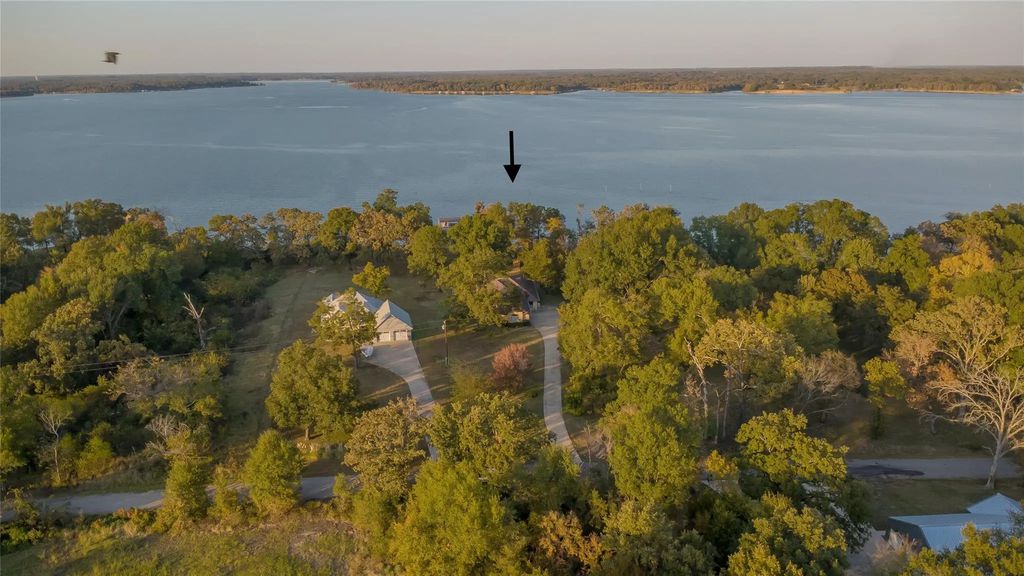 250 County Road 1516, Alba