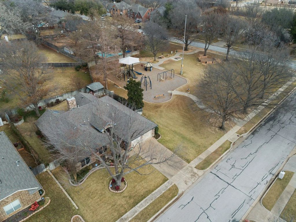 2708 Whitby Lane, Grapevine