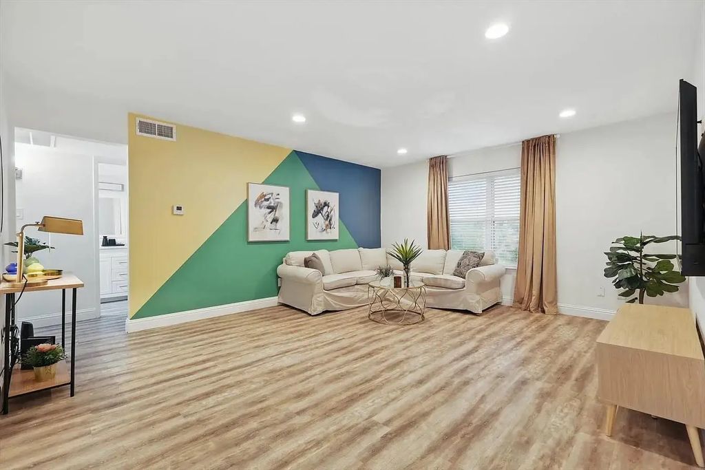 8083 Meadow Road #225, Dallas