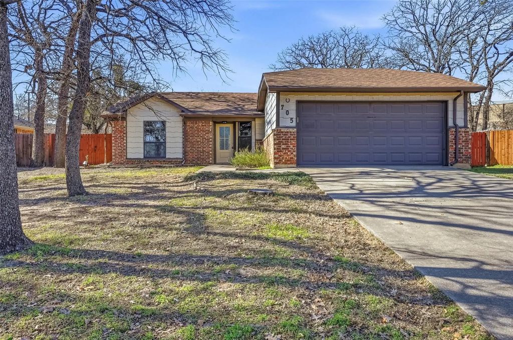 705 Timberoaks Drive, Azle