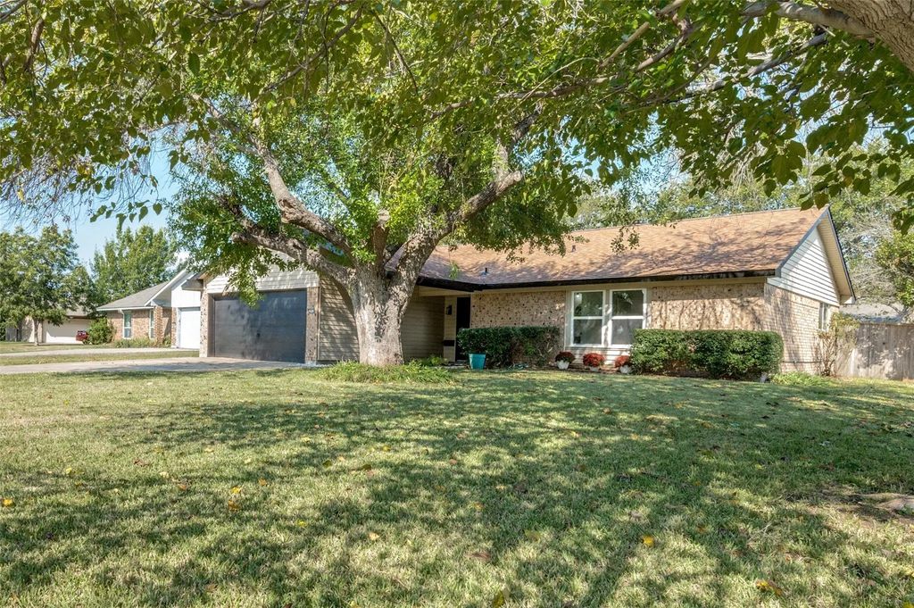 2800 Arcadia Lane, Carrollton