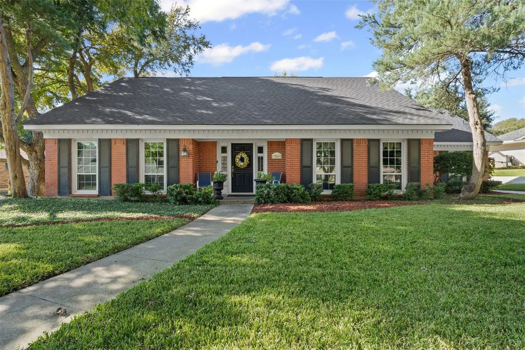3800 Hollow Creek Road, Benbrook