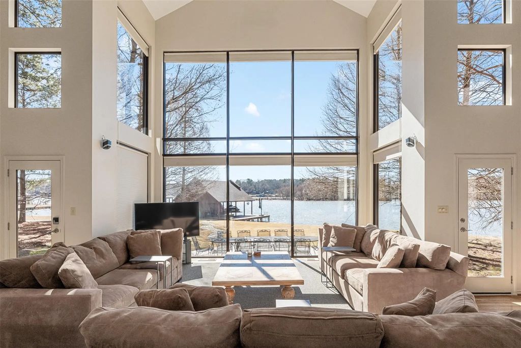375 Eagle Point Drive W, Mount Vernon