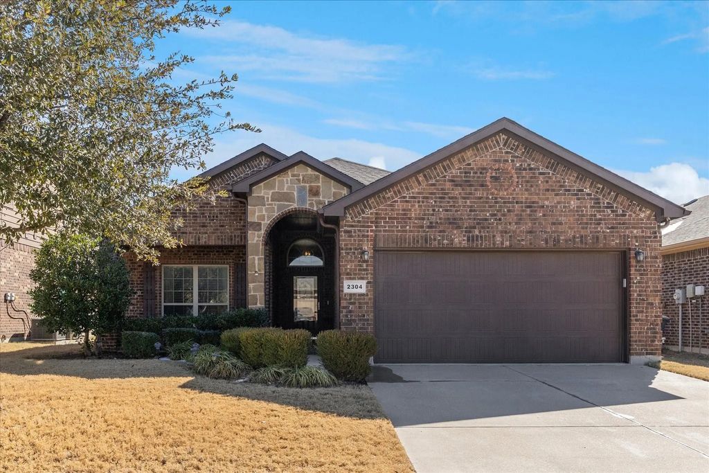 2304 Laurel Forest Drive, Fort Worth