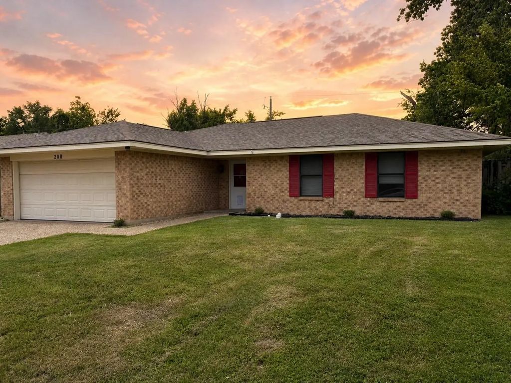 208 Gladstone Avenue, Corsicana