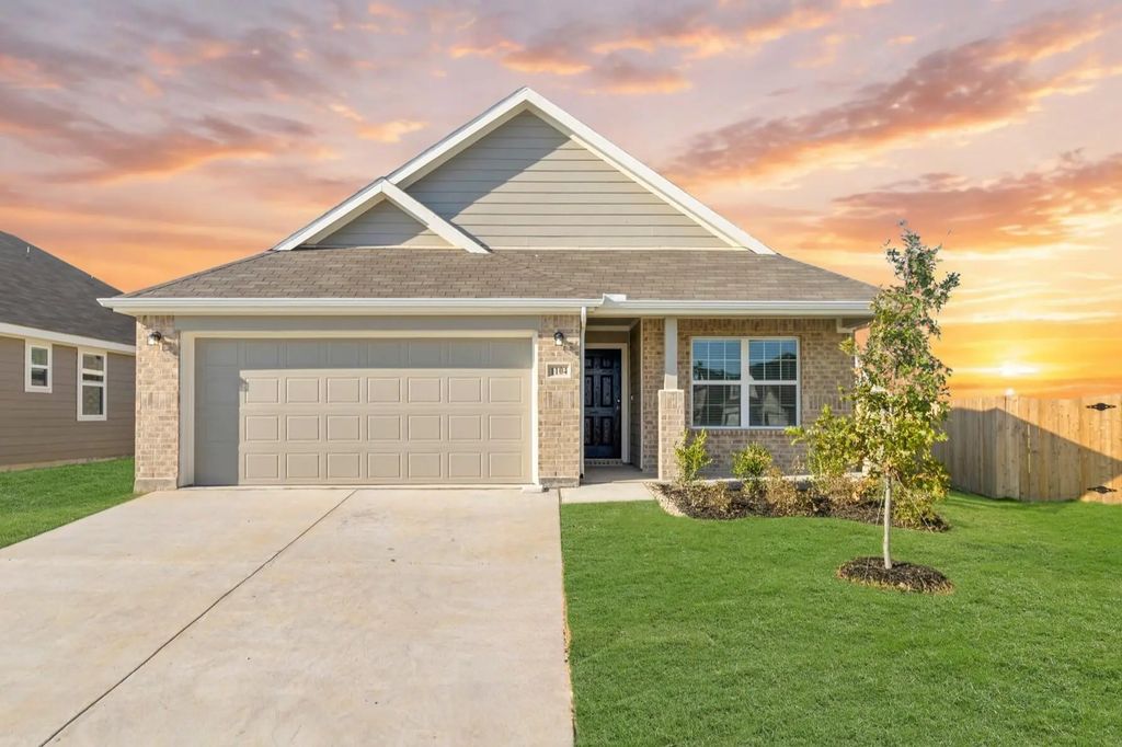 1104 Runway Road, Fort Worth