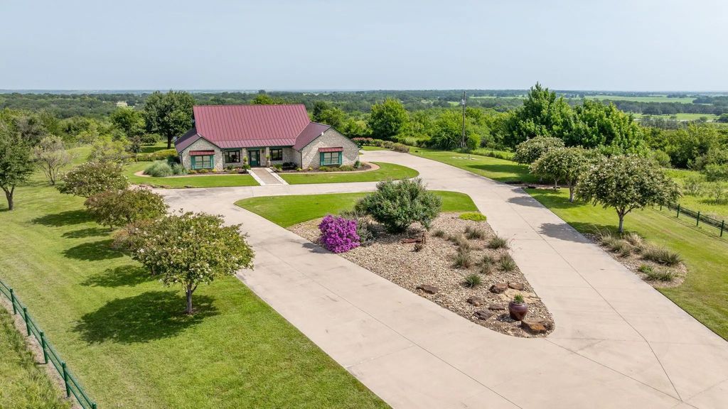 501 County Road 103, Comanche