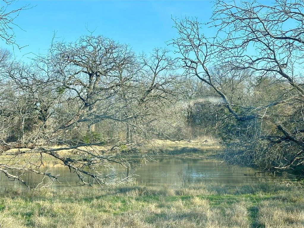 236 Hcr 2215, Aquilla
