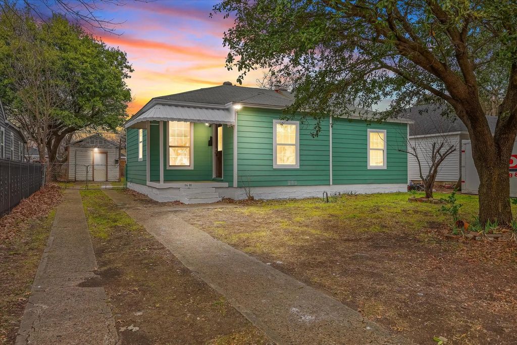 1611 Savoy Street, Dallas