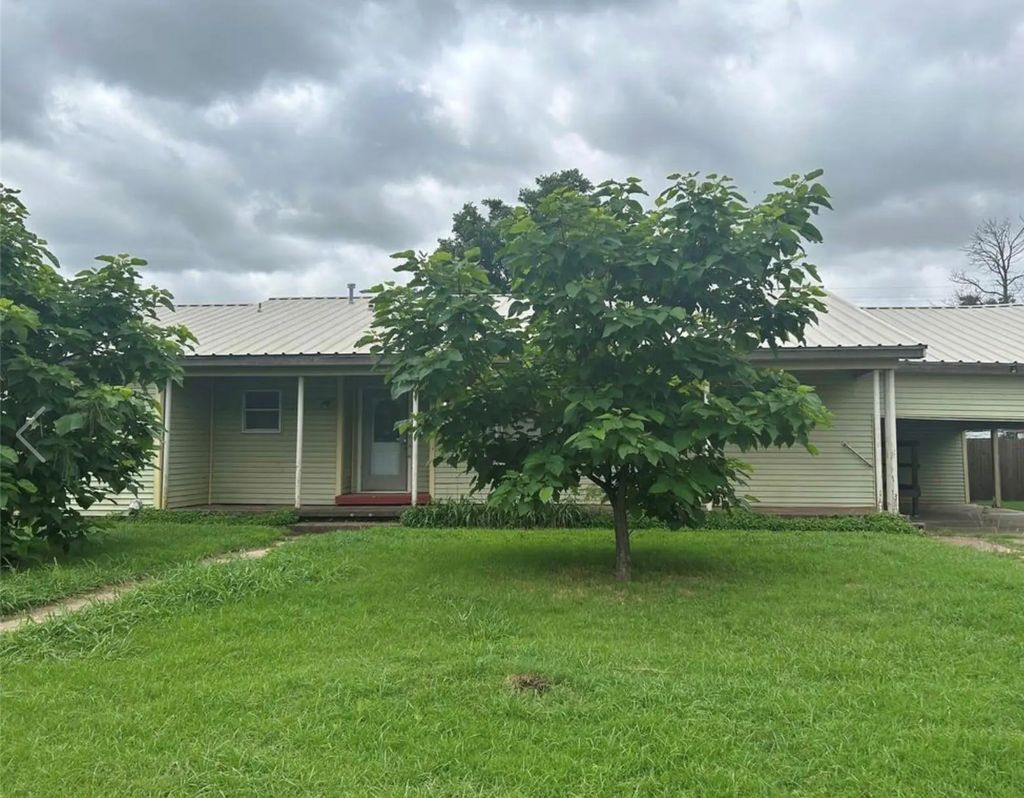 1015 W Hamilton, Olney