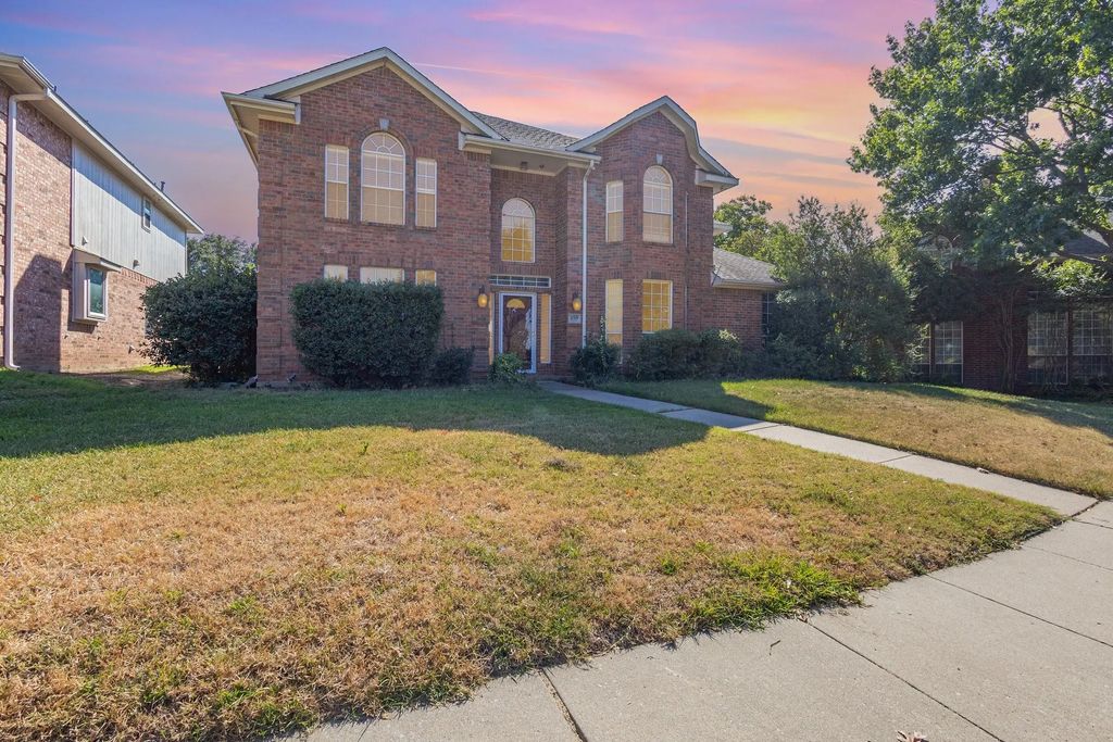 2514 Fallview Lane, Carrollton