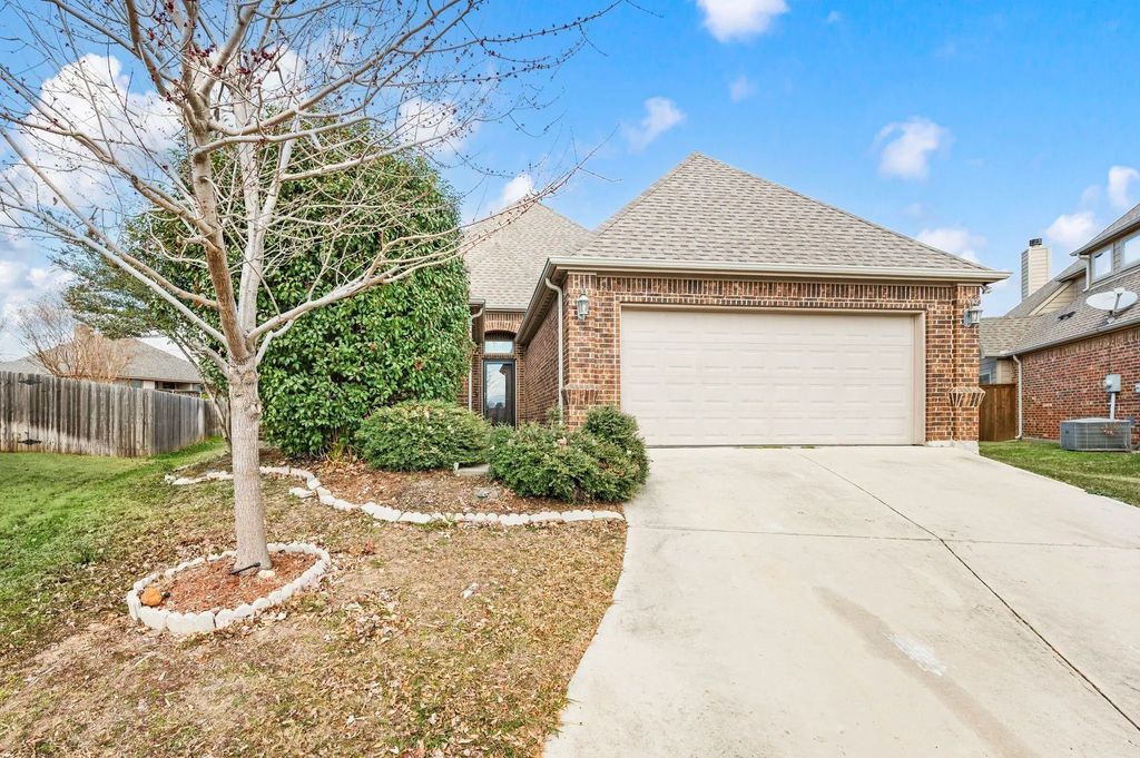 5200 Cross Plains Court, Fort Worth