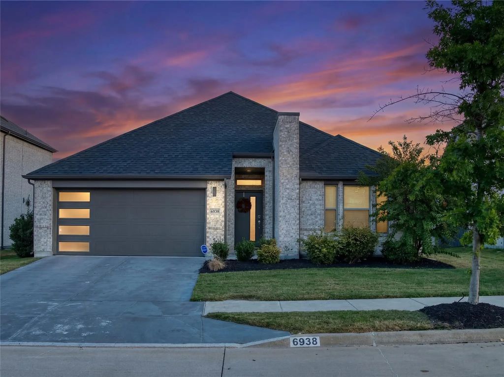 6938 Aster Drive, Venus