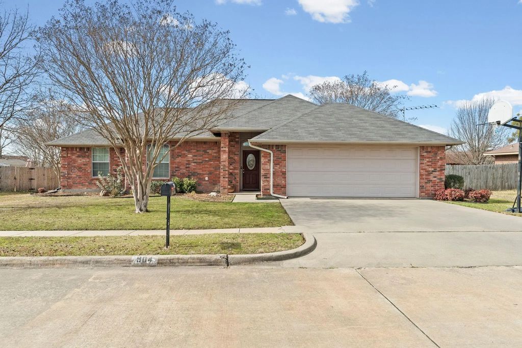 904 Roseanne Drive, Commerce