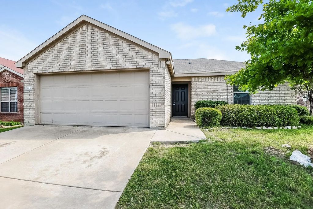 3413 Heatherbend Street, Fort Worth