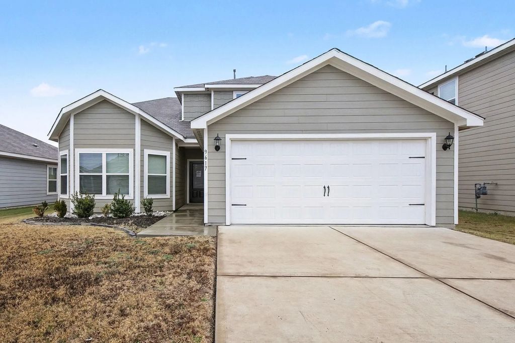 9617 Sierra Grande Drive, Fort Worth