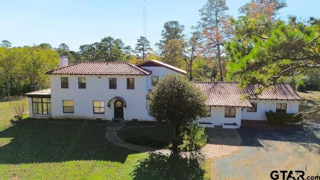 255 County Road 2660, Mineola