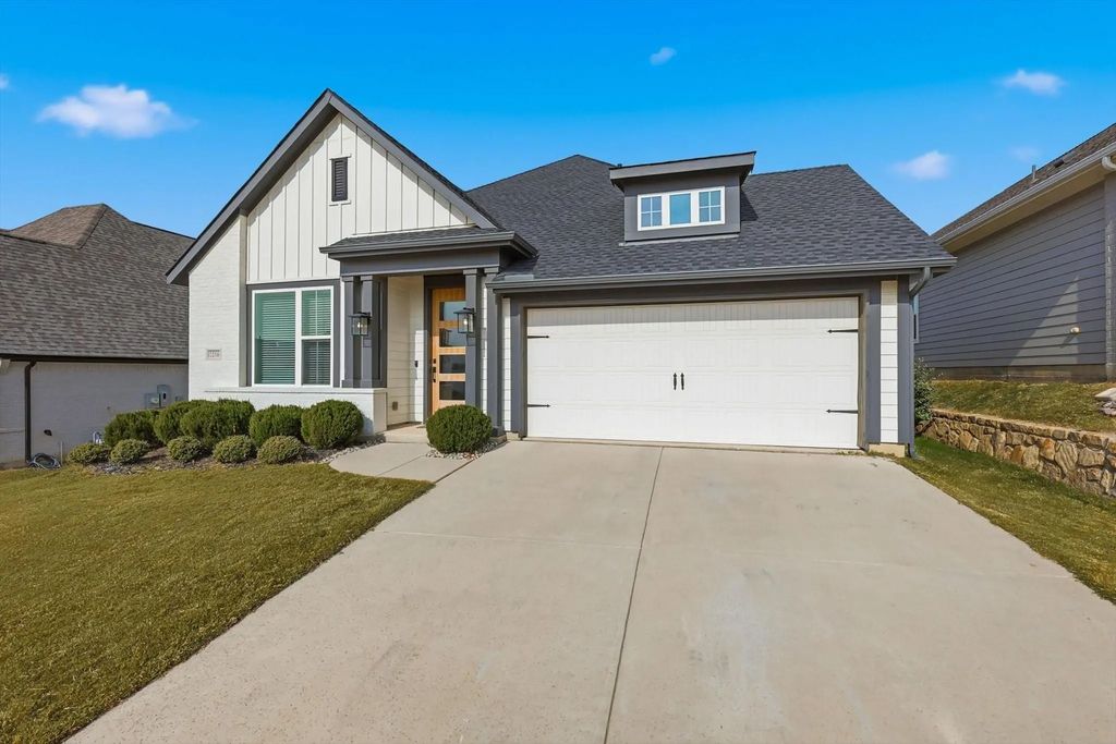 2216 Robin Way, Northlake