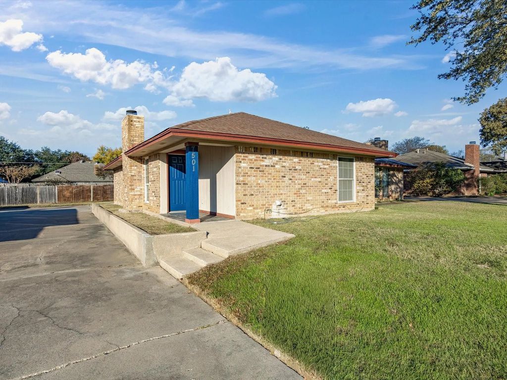 7503 Windhaven Road, North Richland Hills