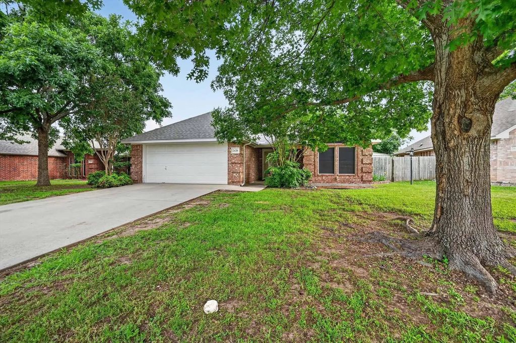 2620 John Drive, Denton