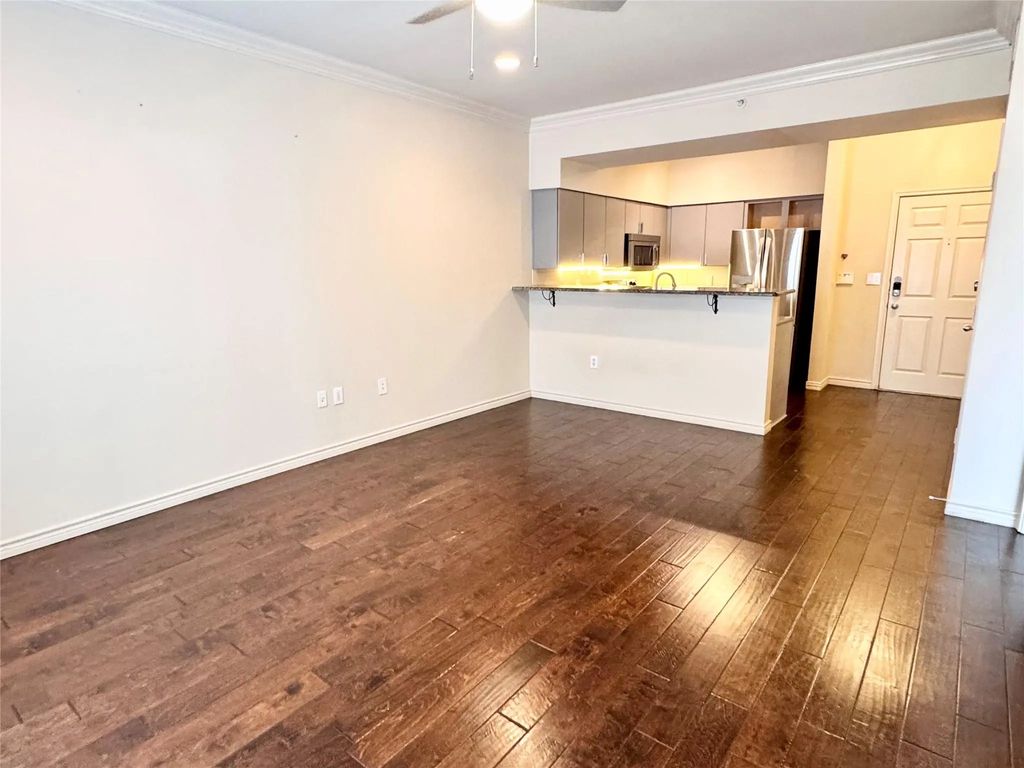 3102 Kings Road 2106, Dallas
