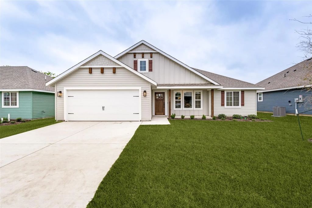 204 Walnut Street, Whitesboro