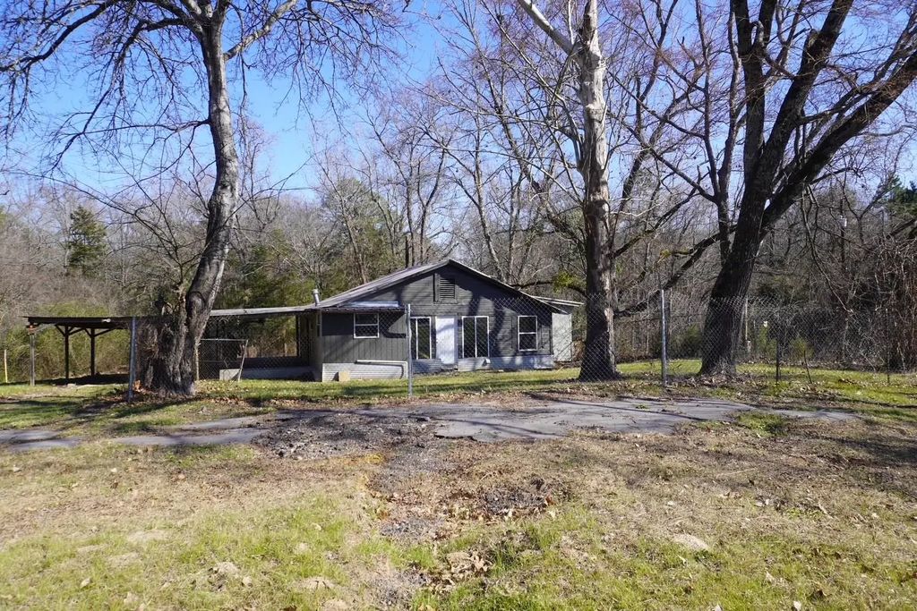 1543 County Road 2700, Mineola