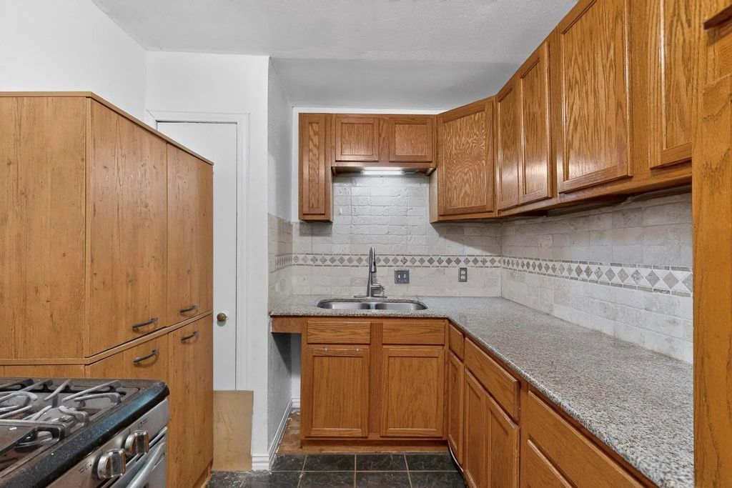 1704 Bell Avenue, Blue Mound