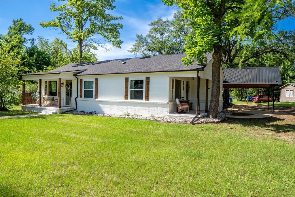 506 Winn Drive, Winnsboro