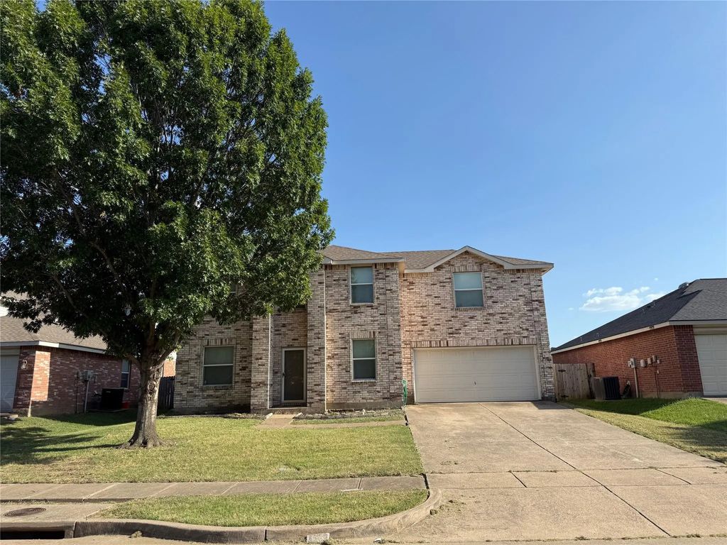 2011 Cap Rock Lane, Grand Prairie