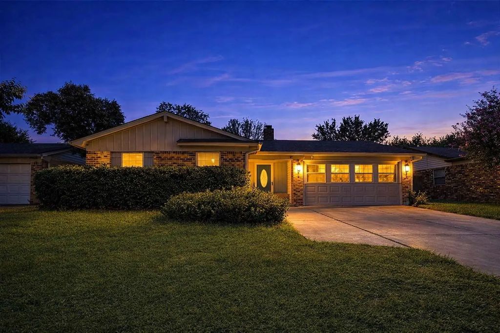 726 Idlewilde Drive, Lewisville
