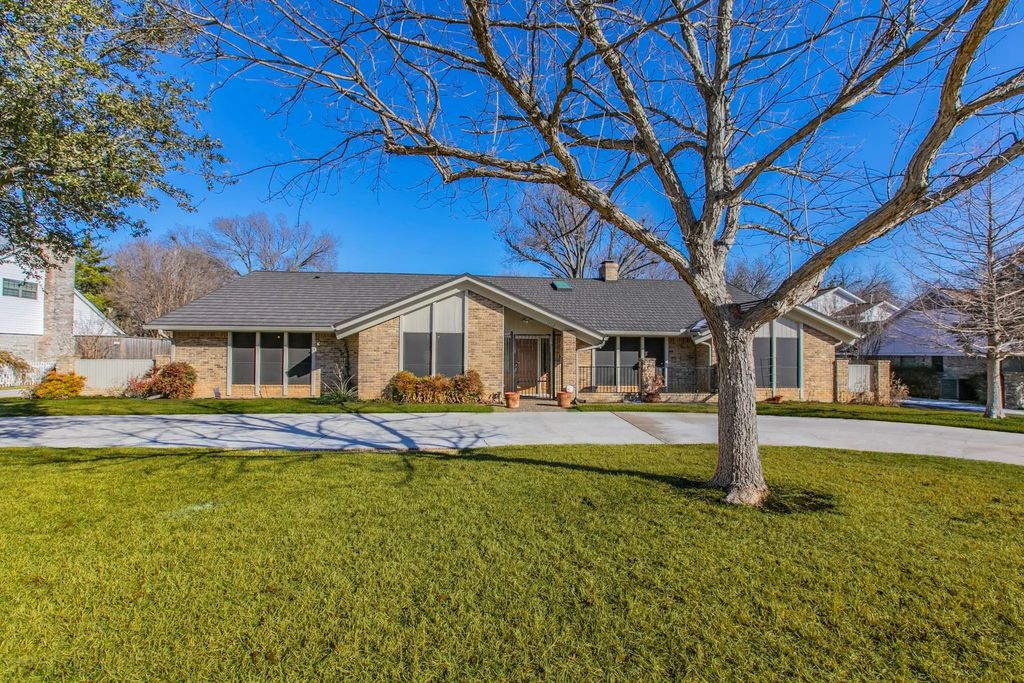 1112 Spring Lake Drive, Duncanville