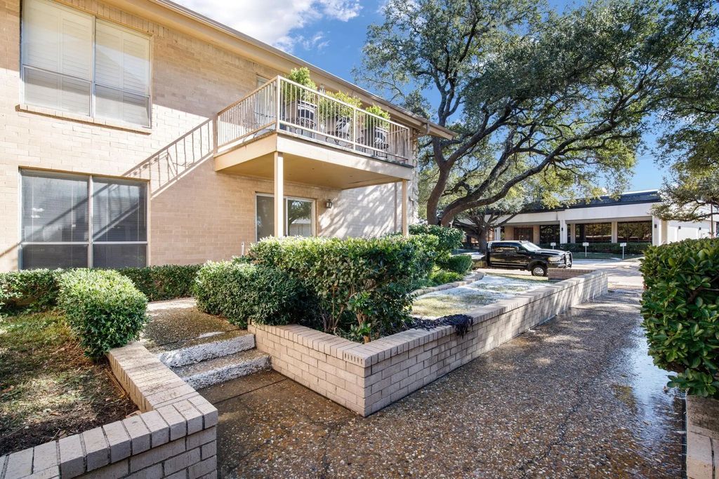 11338 Park Central Place B, Dallas