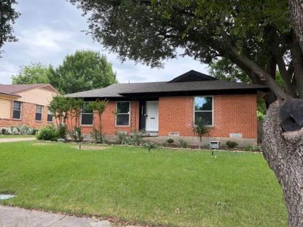 9926 Chireno Street, Dallas