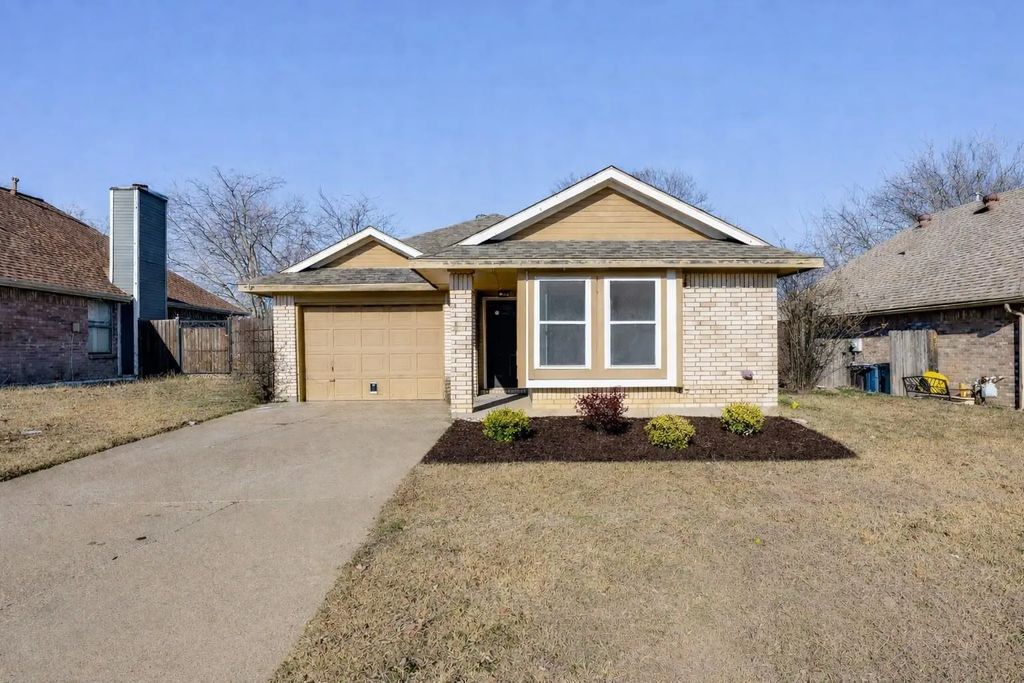 10204 Leatherwood Drive, Fort Worth