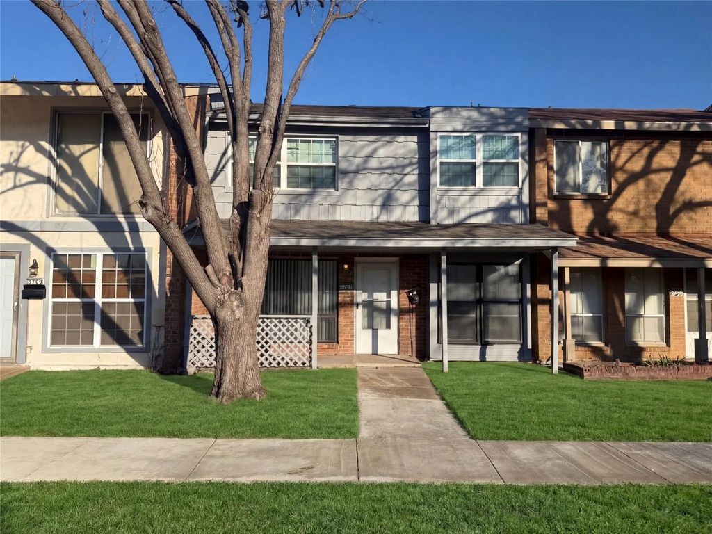 3707 Clubview Drive, Garland