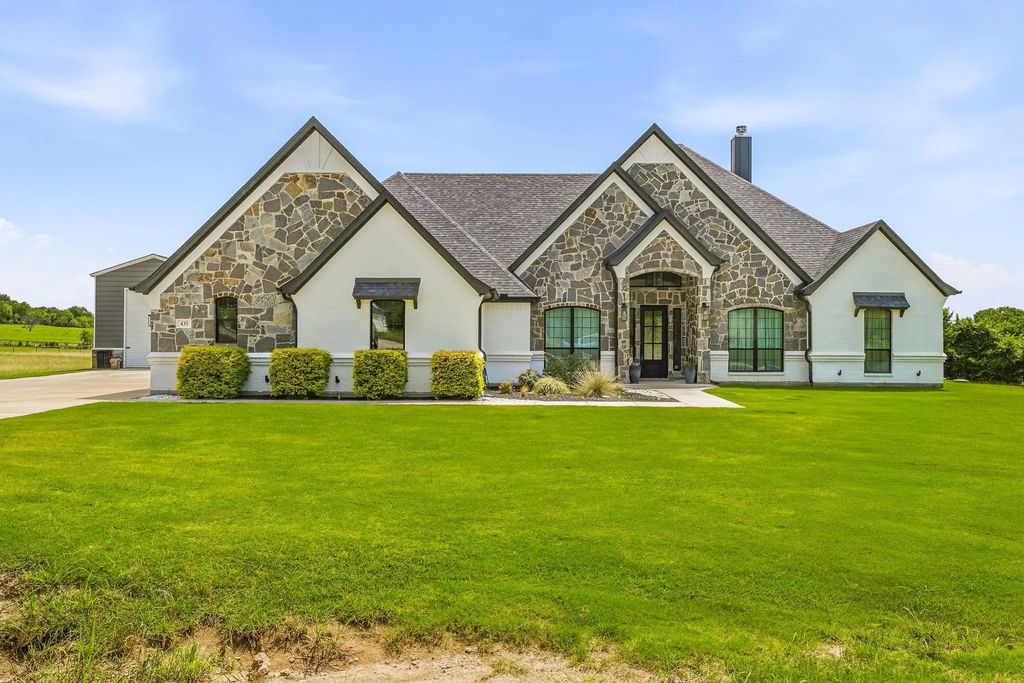 435 Creekside Court, Weatherford