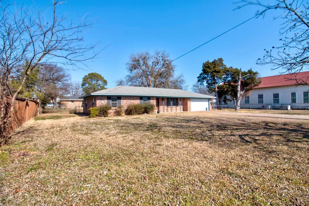 305 Gene Autry Drive, Tioga